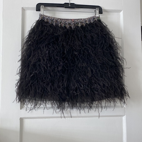 Black Ostrich Feather party skirt - Sherri Hill, size 2 - Picture 4 of 9